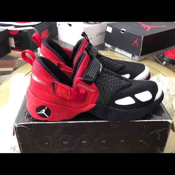 jordan trunner lx red